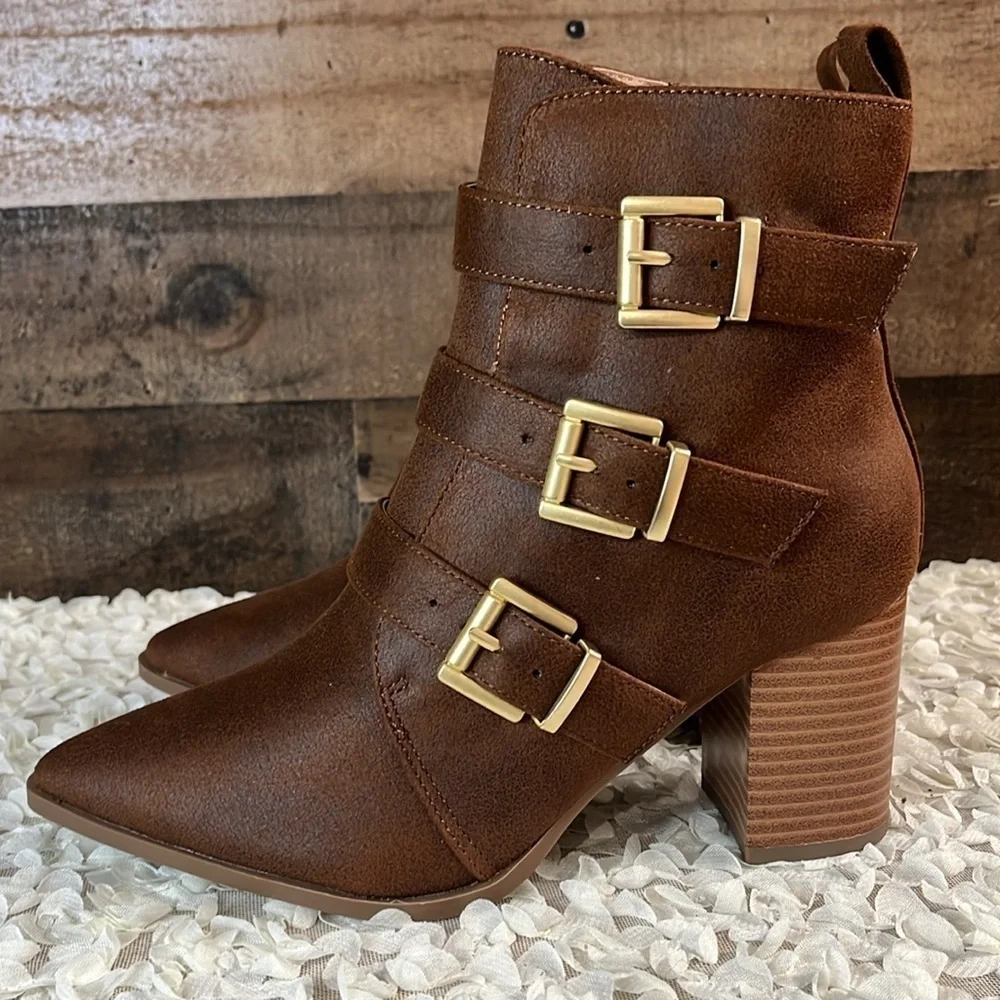 Journee Collection Brown & Gold Buckle Ankle Biker Pointed Booties Size 6 NEW - Picture 3 of 9